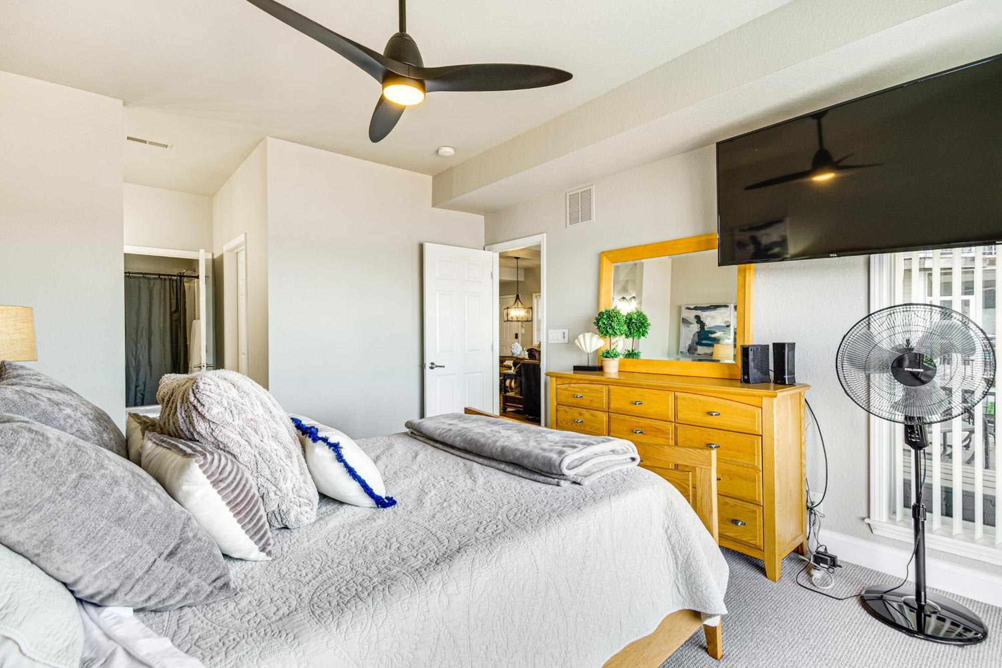 Waterfront Lake Ozark Condo With Deck And Pools Ngoại thất bức ảnh