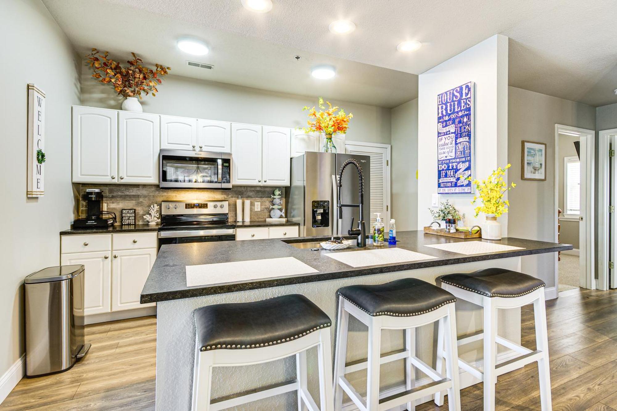 Waterfront Lake Ozark Condo With Deck And Pools Ngoại thất bức ảnh