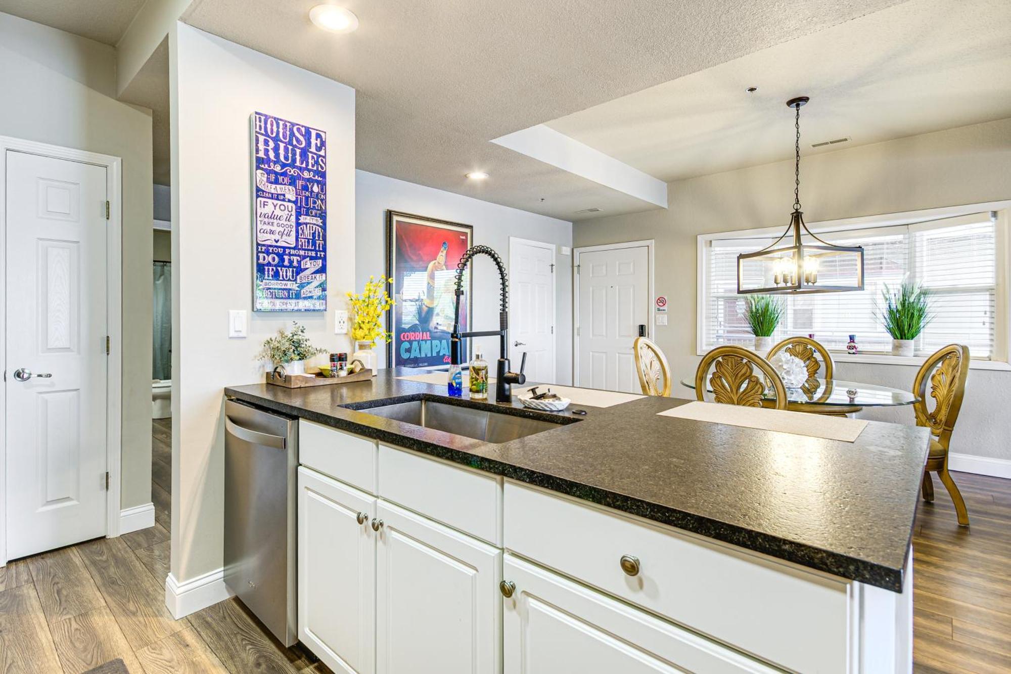 Waterfront Lake Ozark Condo With Deck And Pools Ngoại thất bức ảnh
