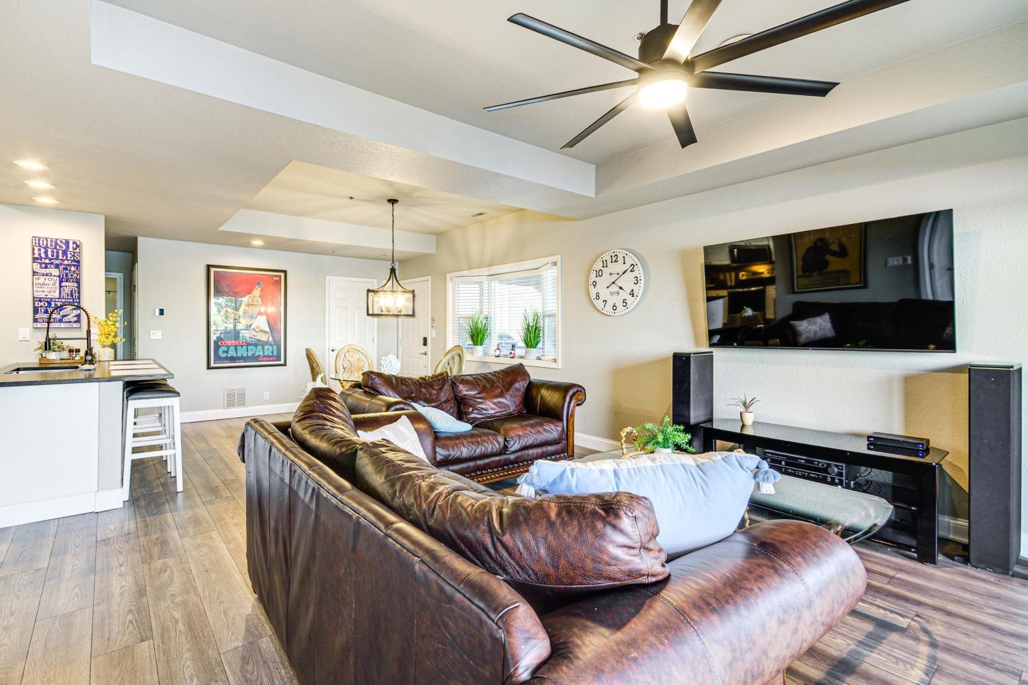 Waterfront Lake Ozark Condo With Deck And Pools Ngoại thất bức ảnh