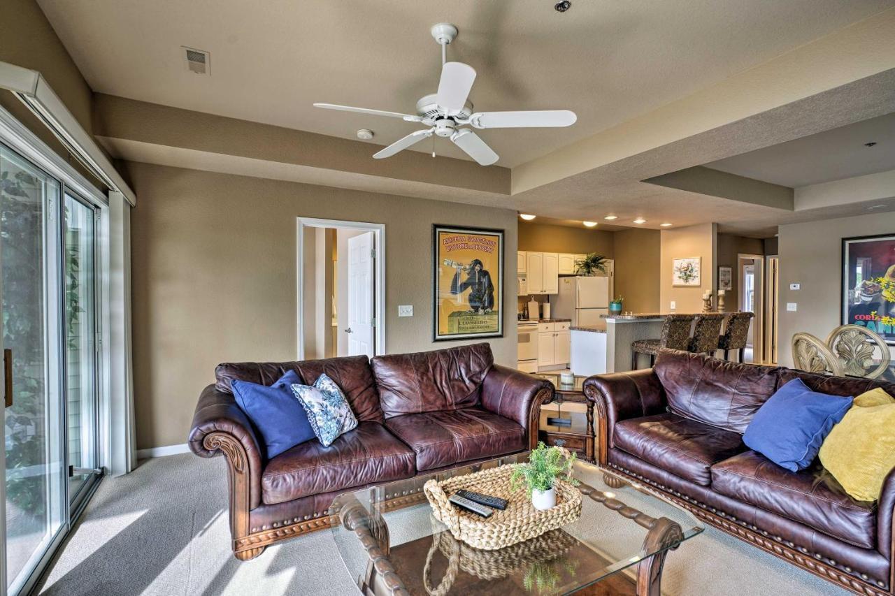 Waterfront Lake Ozark Condo With Deck And Pools Ngoại thất bức ảnh