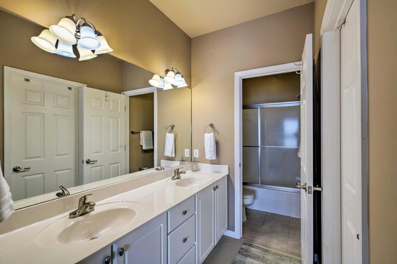 Waterfront Lake Ozark Condo With Deck And Pools Ngoại thất bức ảnh