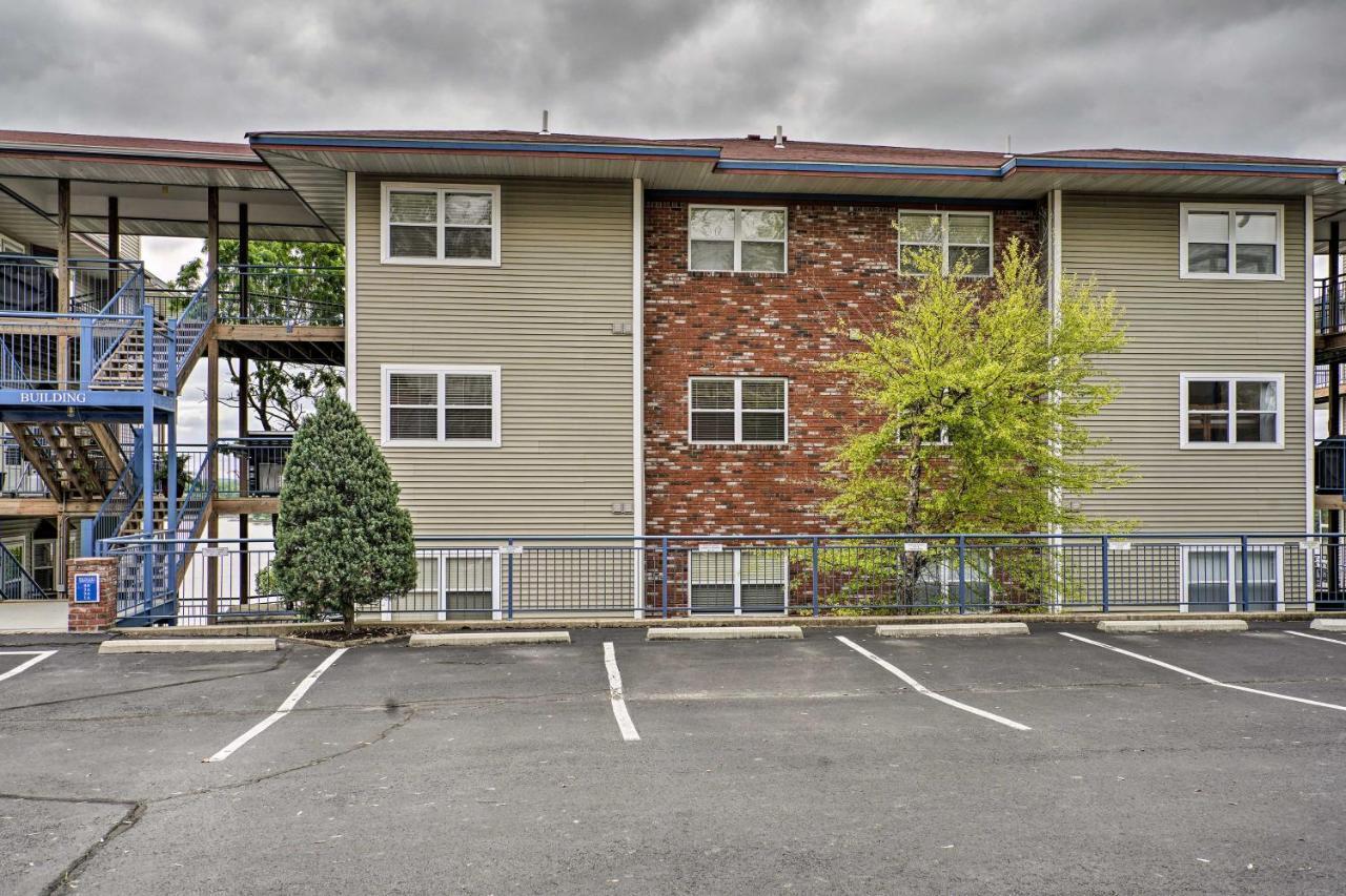 Waterfront Lake Ozark Condo With Deck And Pools Ngoại thất bức ảnh
